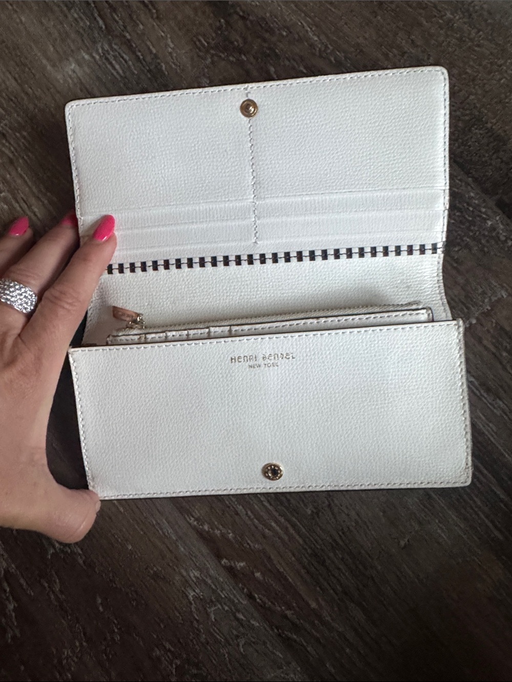 henri bendel White Leather Continental Wallet with Gold Hardware - Picture 2 of 7